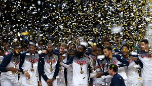 Basketbalisti USA vyhrali 63 duelov po sebe, majú isté Rio