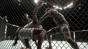 VIDEO: UFC zažilo najúžasnejšie KO v histórii!