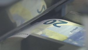 Miliardy z Európy končia v USA, riešením má byť digitálne euro