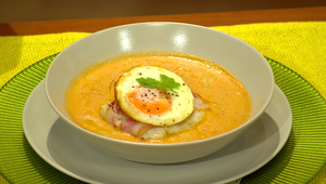 Rybacie fašírky v slanine, zemiaky na kyslo