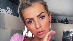 Tatárovu ex bozkáva tento krásavec: Sekne im to spolu?