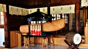 Ulice zaplavili tisíce penisov: Japonský sviatok pripomína erotický veľtrh