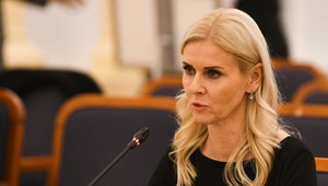 Policajný zásah u štátnej tajomníčky Jankovskej. Podľa informácií TV JOJ polícia preveruje prípadnú komunikáciu s Kočnerom