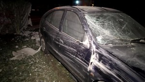 Autom skončil takmer v obývačke domu. Po nehode nafúkal viac ako dve promile