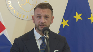 Tlačová beseda ministra Eštoka po rokovaní vlády