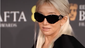 Má 76 a odmieta starnúť! Pohľad na hviezdnu návrhárku je ale skôr smutný, ako obdivný!