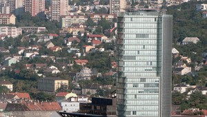 Banky neboli krízou výraznejšie zasiahnuté, rizikom je slabnúca ekonomika