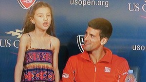 Je to pán! Djokovič na tlačovke nechal spievať 9-ročné dievčatko