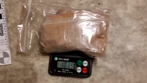 Rozsiahla nočná akcia NAKA skončila úspechom. Niekoľko ľudí zadržali priamo pri čine