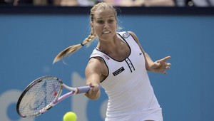 V Stanforde Cibulkovej krátky proces s Barteovou