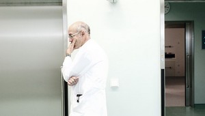 Budúci riaditeľ nemocnice dostal od súčasného vedenia hodinovú výpoveď