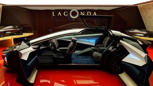 Aj Aston Martin Lagonda môže byť čoskoro samojazdiace auto