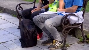 Stretnutie tínedžerov sa skončilo roztržkou. Do potýčky sa dostali s mestským policajtom