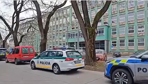 Študentka, ktorá si vymyslela plánovaný atentát na Univerzitu Komenského, do väzenia nepôjde