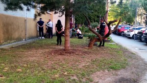 U mužov našli 30 gramov hnedej kryštalickej látky. Po výsluchu ich prepustili