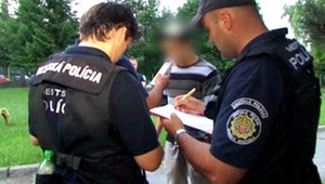 Ako to nespackať: Môže sa stať policajtom vyliečený alkoholik?