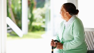 Patrik chcel okradnúť vlastnú matku, hrozí mu väzenie