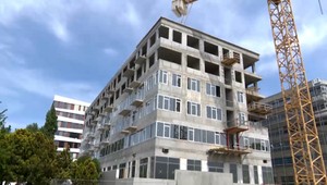 Exkluzívny prieskum agentúry AKO pre TV JOJ 24: Má vláda podporovať výstavbu nájomných bytov?