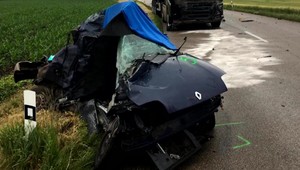 Tragická nehoda pri Leviciach: Žena a jej kolega prišli o život