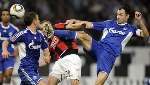 Schalke prehralo v Hannoveri, titul sa vzďaluje