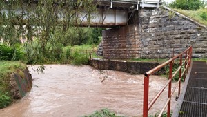 Mosty v Čadci sú kriticky ohrozené. Množstvo vody je obrovské, tvrdí primátor