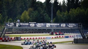 Motokárový jazdec napadol konkurenta, pridal sa aj otec