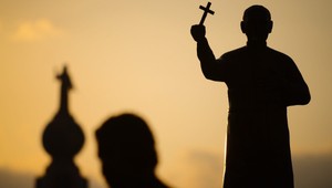 Kňaz z východu okráda veriacich, kasíruje 10 €!