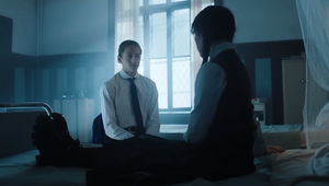 Sledovali ste seriál Wednesday? Na TOHTO fešáka už zabudnite, padli vážne obvinenia!