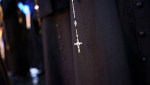 Kňaz šoféroval opitý, prišiel o vodičák