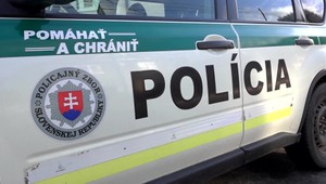 Dcéra tvrdí, že ju otec týral bitkami. Podľa matky si to tínedžerka vymyslela