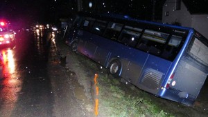 Opitý vodič autobusu vrazil do stĺpa, bez elektriny zostalo 5 obcí