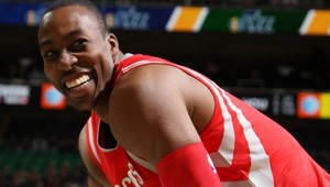 Howard s pokutou 25000 dolárov za loptovú vendetu proti divákovi