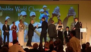 Medzi Federerom a Heninovou zavládla "bratská láska"