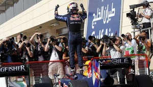 V kvalifikácii v Šanghaji najrýchlejší Nemec Vettel z Red Bullu