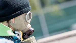 Vedia si deti nasadiť plynovú masku? Branná výchova by sa mohla vrátiť do tried