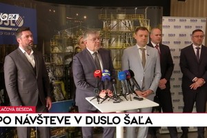 Tlačová beseda premiéra Fica po návšteve Duslo Šaľa