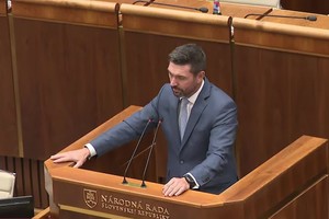 Hodina otázok v NR SR s ministrom Richardom Takáčom
