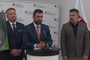 Tlačová beseda ministra Takáča: Preddavky pre poľnohospodárov