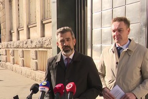 Tlačová beseda PS: Tender ušitý na mieru
