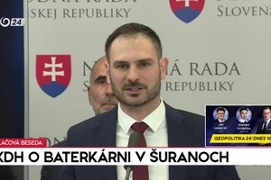 Tlačová beseda KDH o baterkárni v Šuranoch