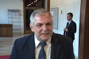 Tlačový brífing predsedu SNS Romana Michelka k aktuálnym témam