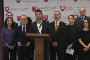 Tlačová beseda hnutia PS: Výzva vláde rok pred voľbami