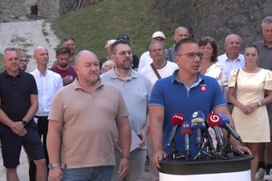 Tlačová beseda ministrov Huliaka a Tomáša o slovenských hradoch
