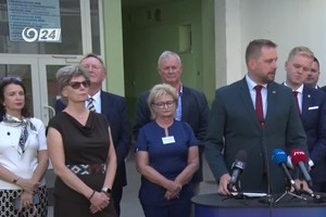Tlačová beseda ministra Šaška po návšteve nemocnice v Novom Meste nad Váhom