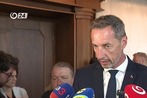 Tlačová beseda opozície o neodvolaní Tibora Gašpara