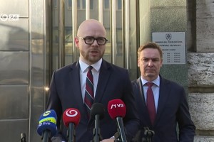 Tlačová beseda PS: "Výmena potrubia bola fiktívna"