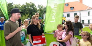 Nočné Behaj lesmi v Topoľčiankach lámalo rekordy: Malej Miuške sme vyzbierali 2878 €.