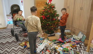 Darované Vianoce TV JOJ: Deti po smrti rodičov dostali nový domov vďaka pomoci darcov