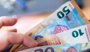 Slováci nemajú z čoho šetriť: Až 42 % domácností má menšiu rezervu ako pred rokom