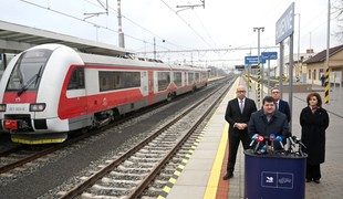 Na Zemplíne budú opäť premávať vlaky. Pozrite si dronové zábery zmodernizovanej železnice